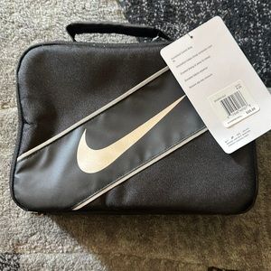 Small insulated lunch bag, great for small power packed lunch.